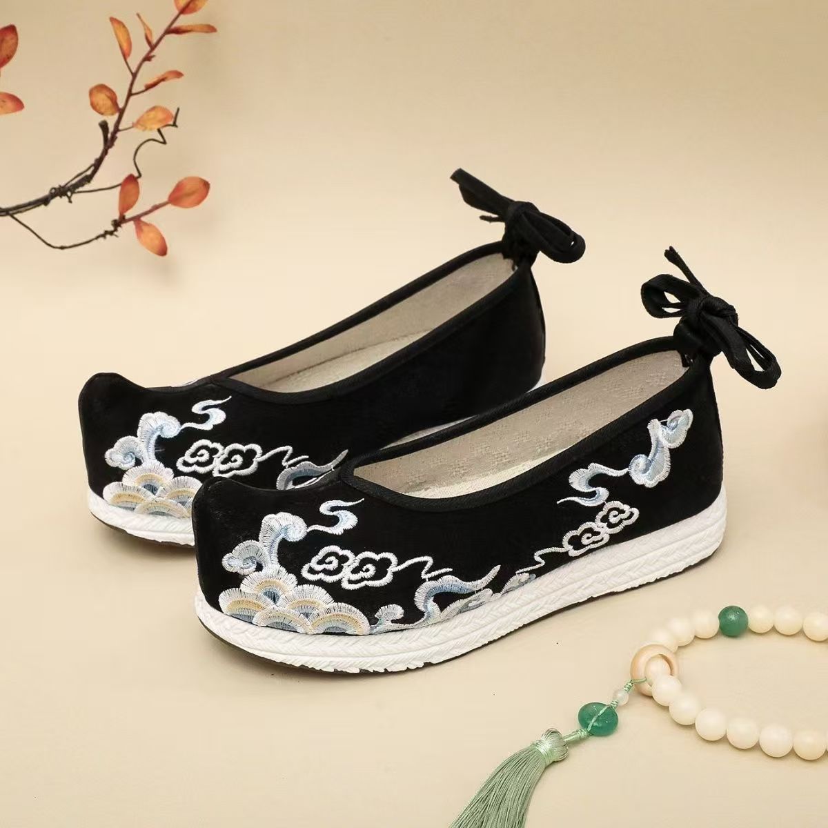 Ethnic Fashion Women - Woman Big Size Embroidered Hanfu Shoes